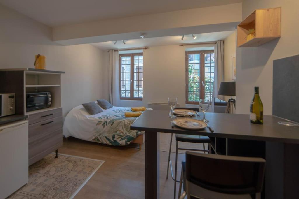 Le Beau Chardonnay, Au Coeur De Chablis Appartement Buitenkant foto